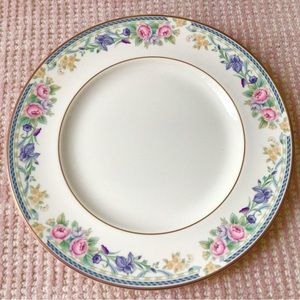 Set of 2 Royal Doulton Eleanor Dinner Plates